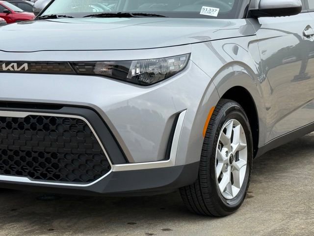 Used 2025 Kia Soul LX image 11