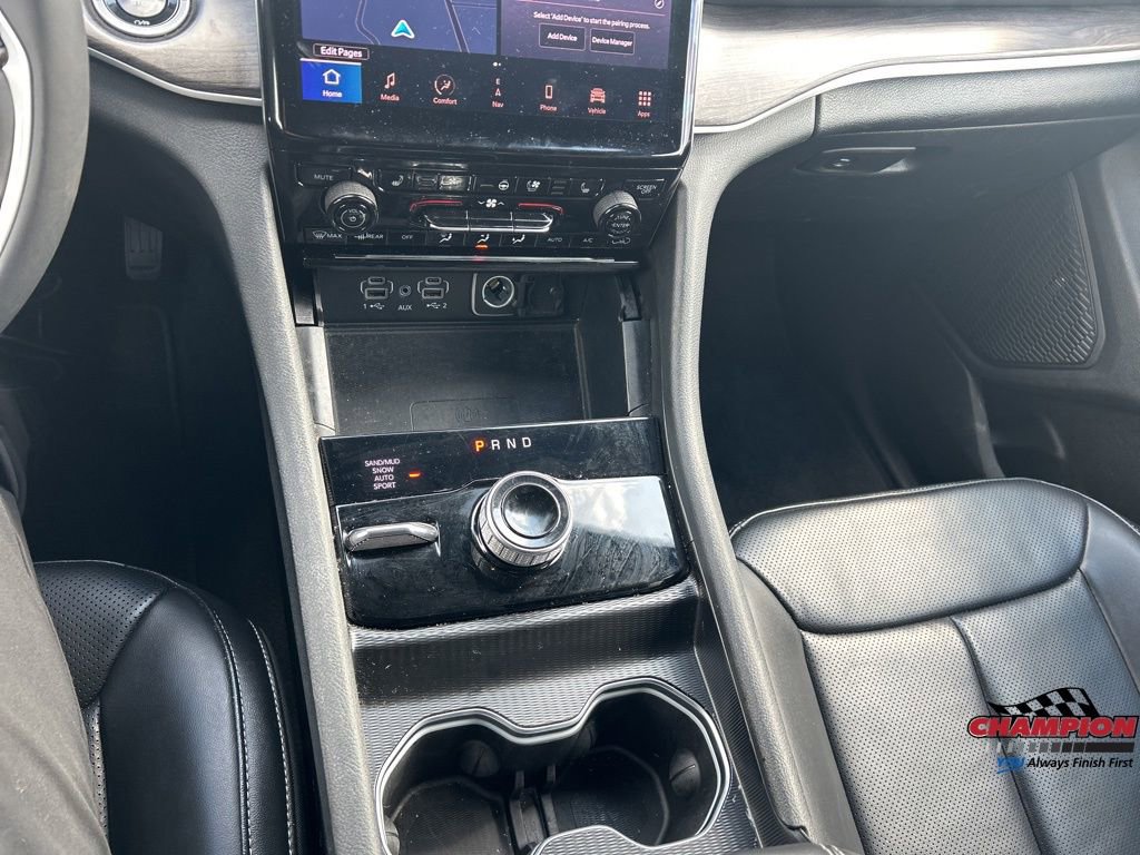 Used 2025 Jeep Grand Cherokee L Limited w/ Luxury Tech Group II AWD/4WD image 15