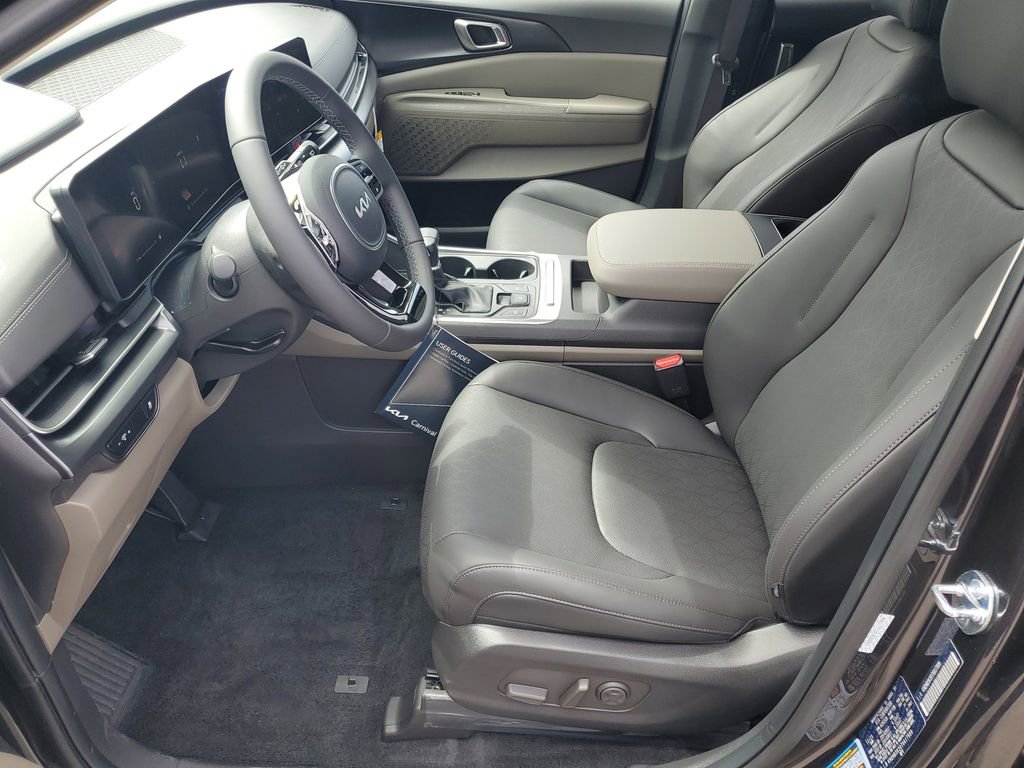New 2026 Kia Carnival FWD image 5