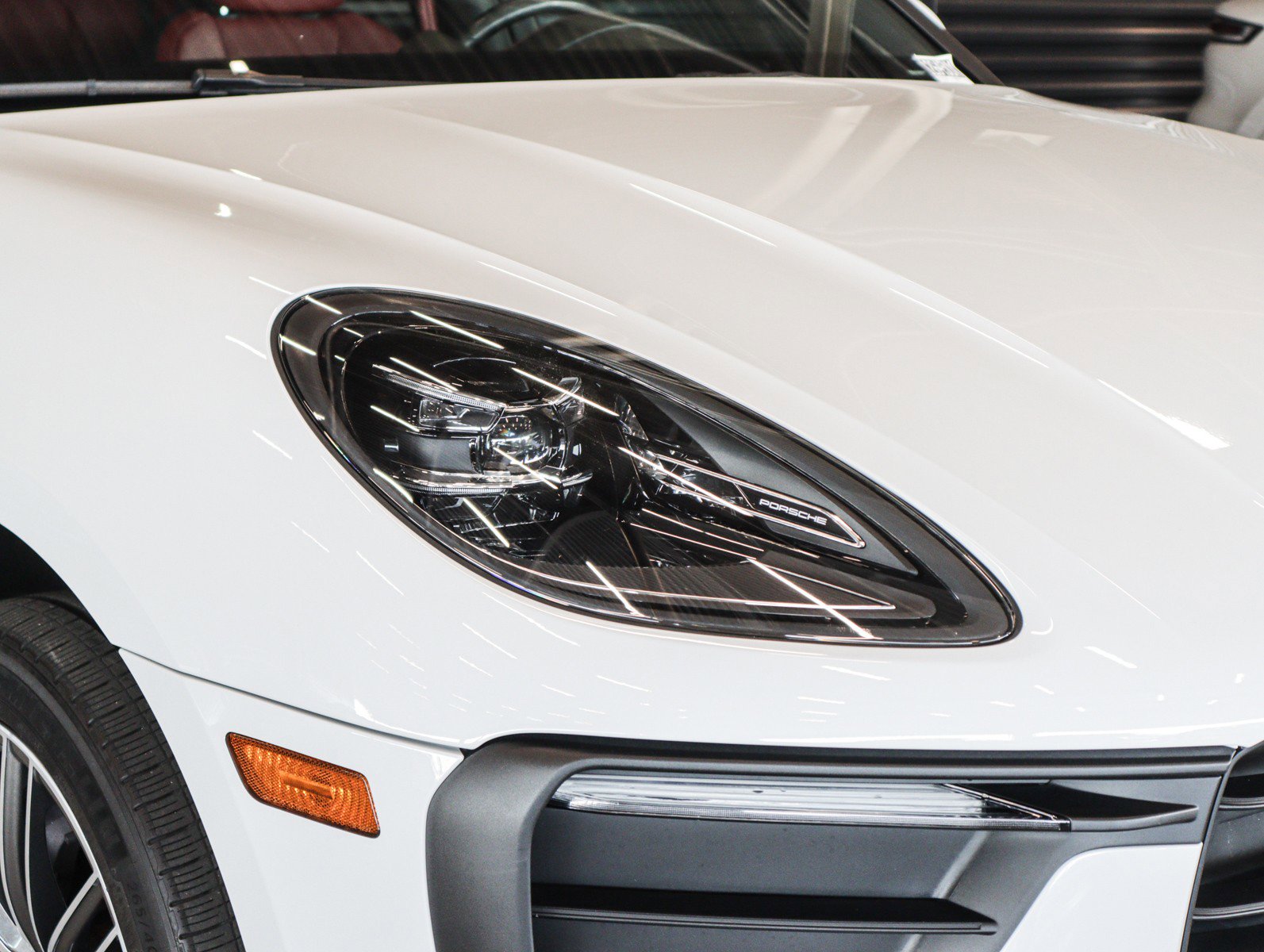 Certified 2023 Porsche Macan AWD/4WD image 23