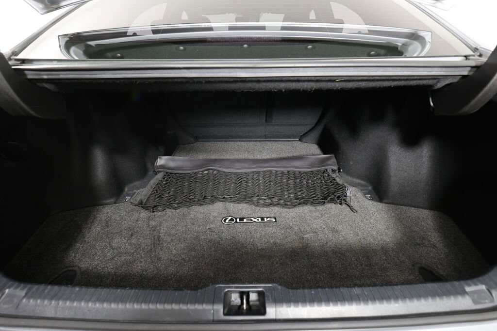 Used 2022 Lexus IS 500 RWD image 18
