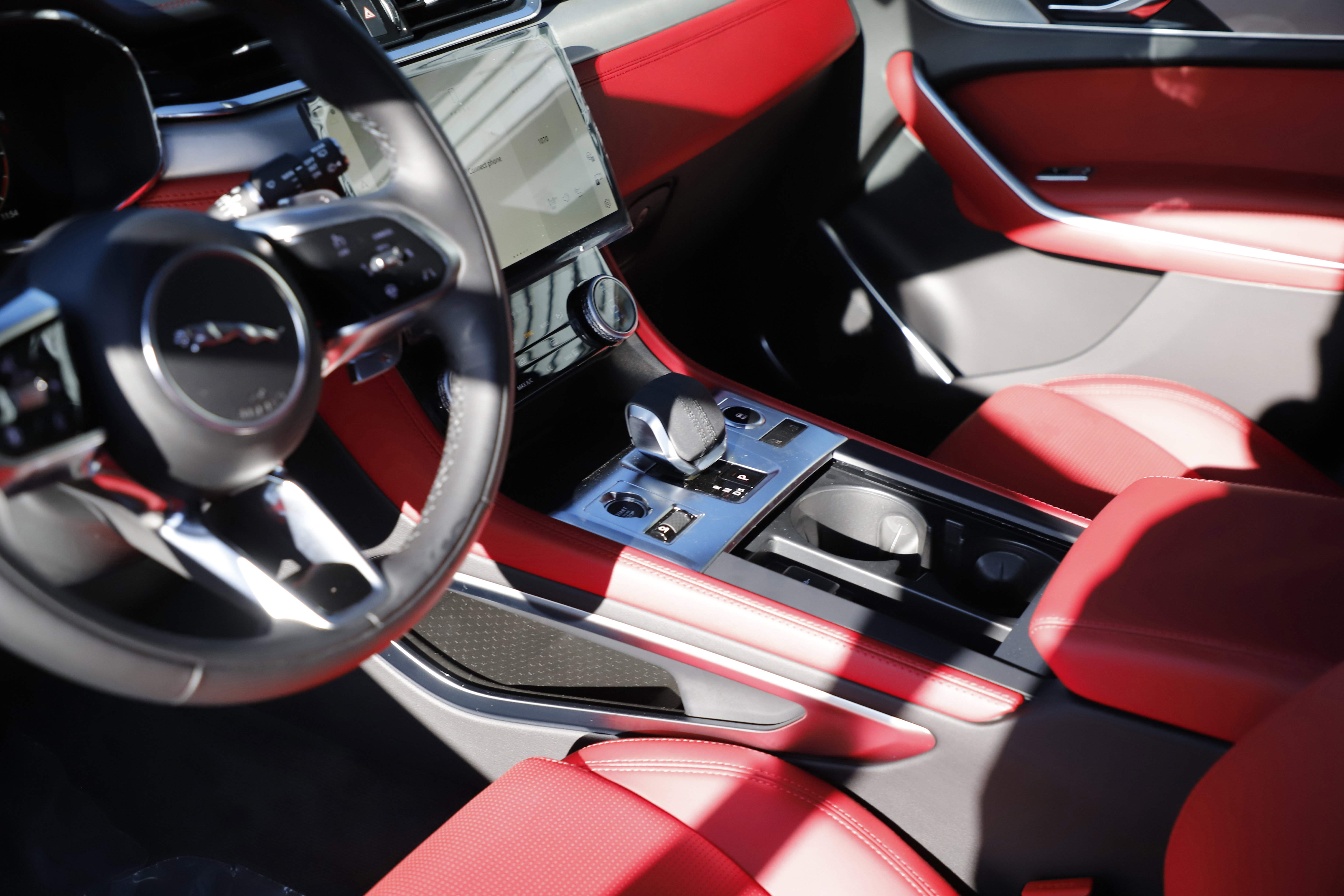 New 2026 Jaguar F-PACE R-Dynamic S image 25