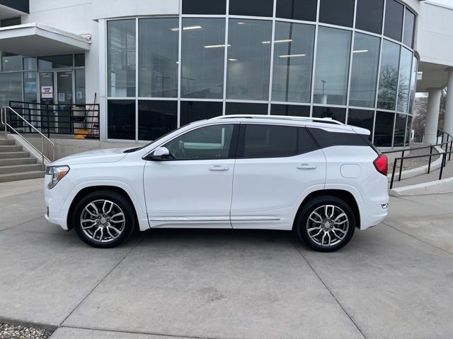Used 2024 GMC Terrain Denali w/ Denali Premium Package image 4