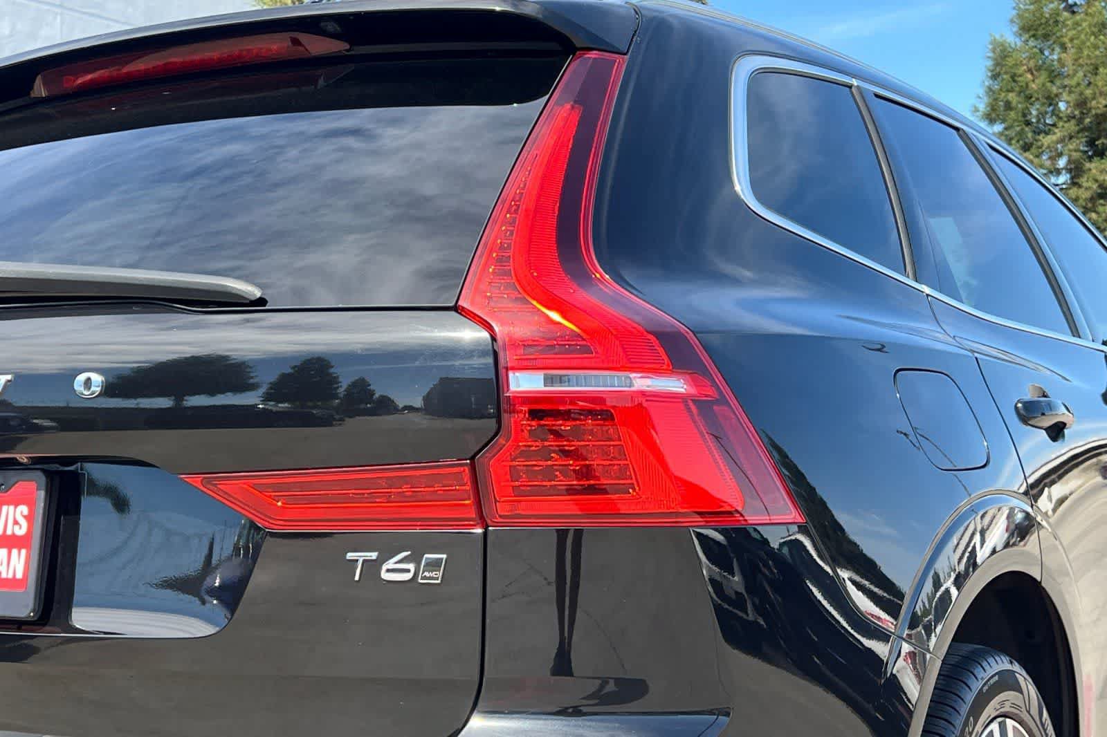 Used 2019 Volvo XC60 T6 Momentum w/ Multimedia Package AWD/4WD image 13
