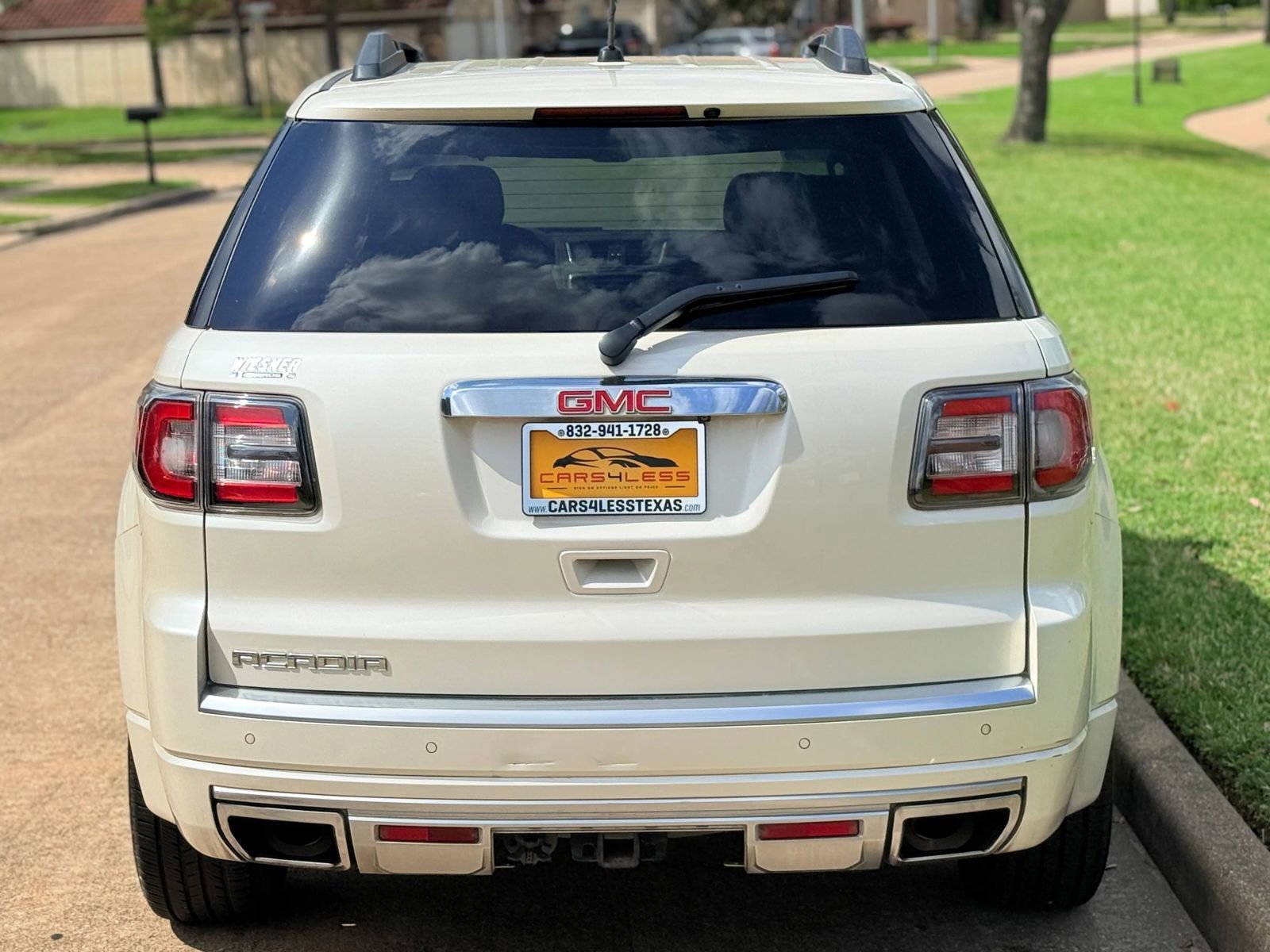 Used 2013 GMC Acadia Denali image 9