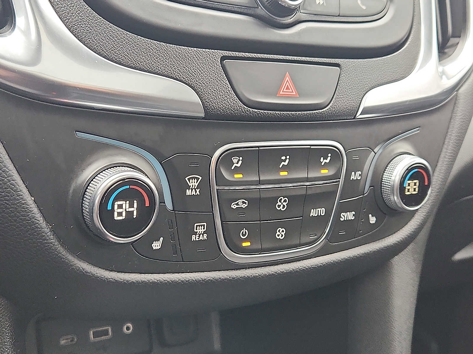 Used 2021 Chevrolet Equinox LT AWD/4WD image 16
