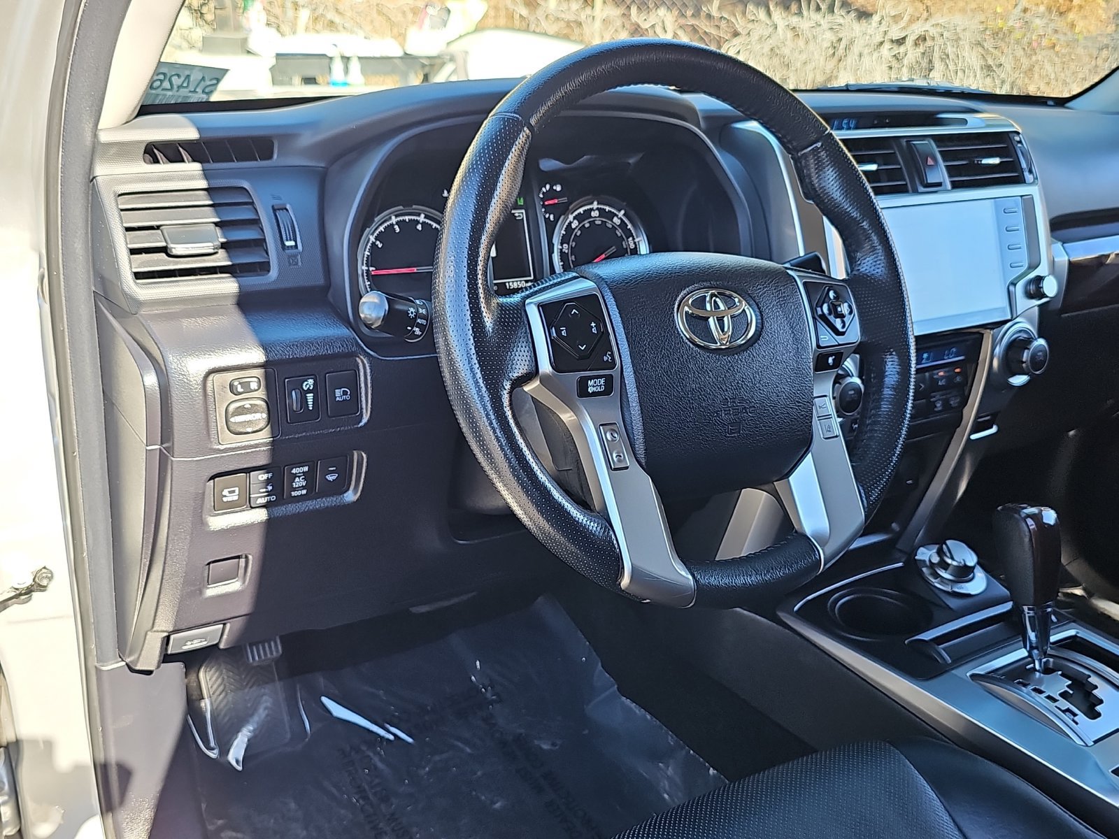 Used 2024 Toyota 4Runner Limited AWD/4WD image 17