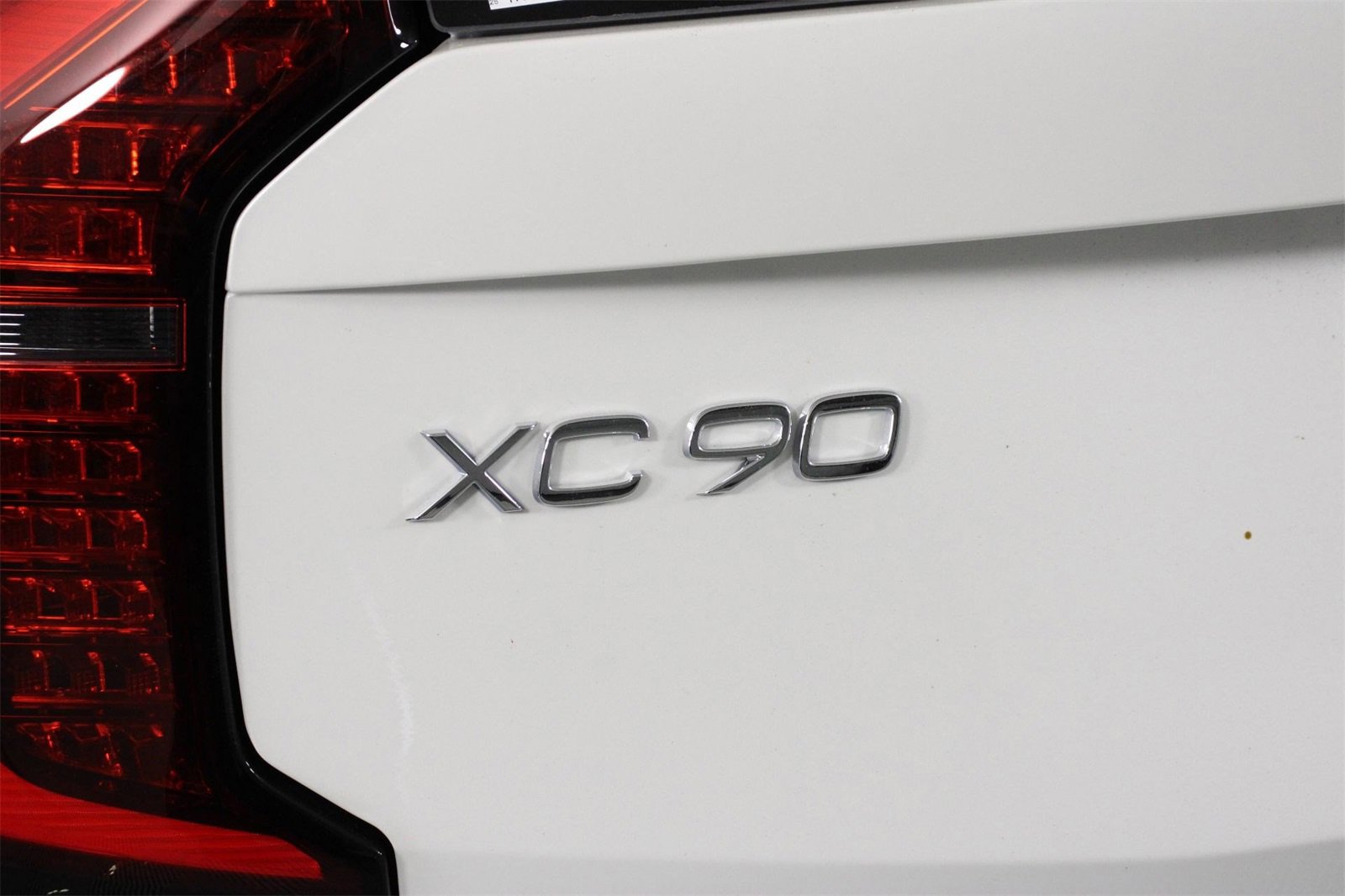 New 2026 Volvo XC90 B6 Plus w/ Protection Package image 16