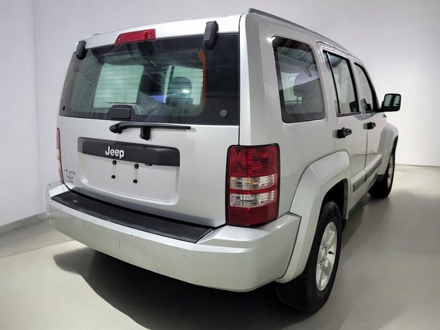 Used 2012 Jeep Liberty Sport image 14