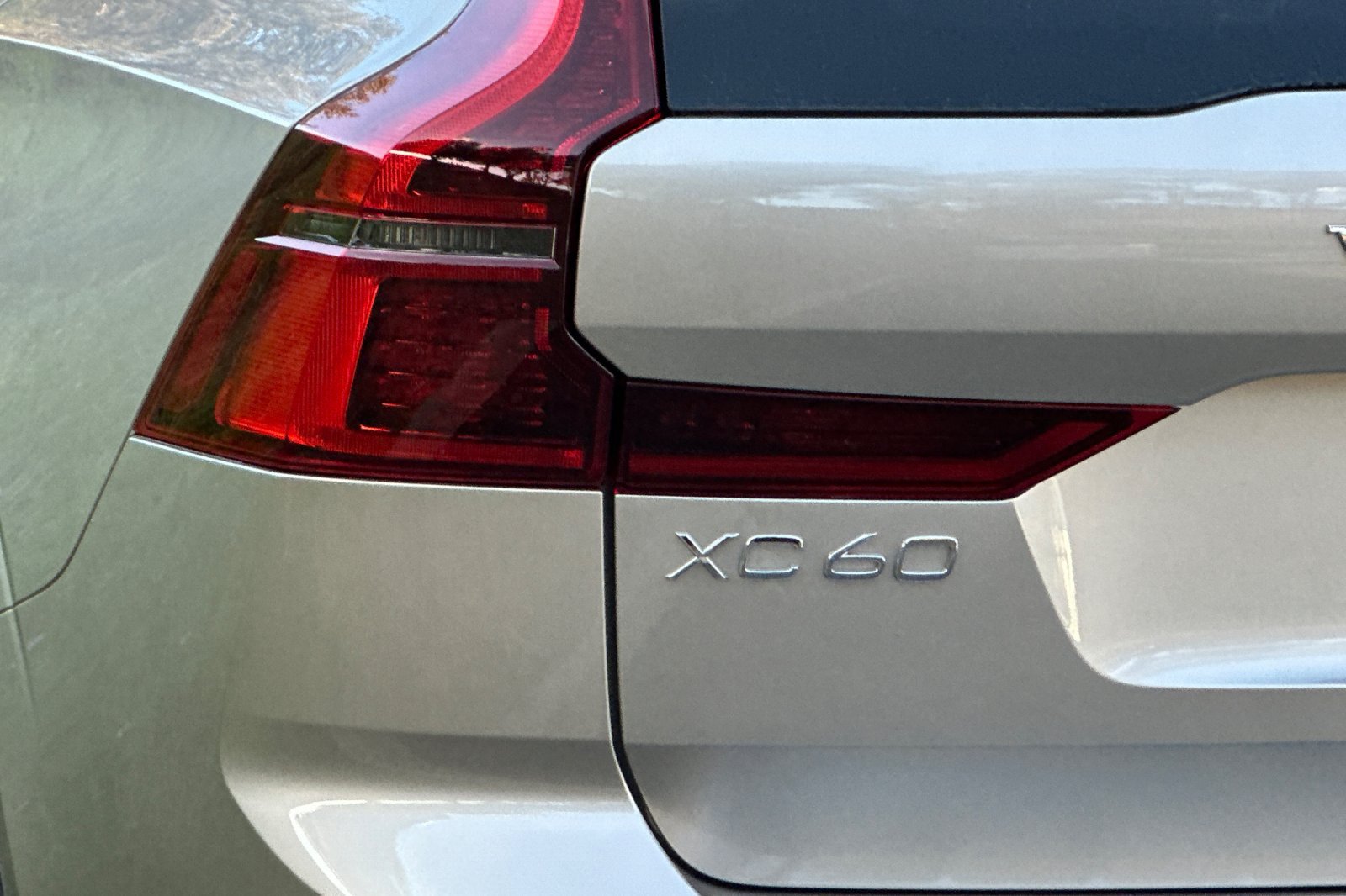 New 2026 Volvo XC60 B5 Plus AWD/4WD image 22