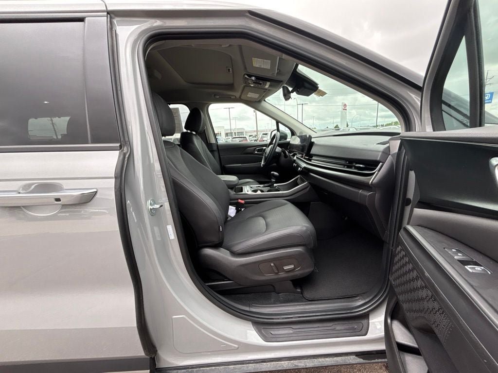 Used 2026 Kia Carnival SX Prestige FWD image 29