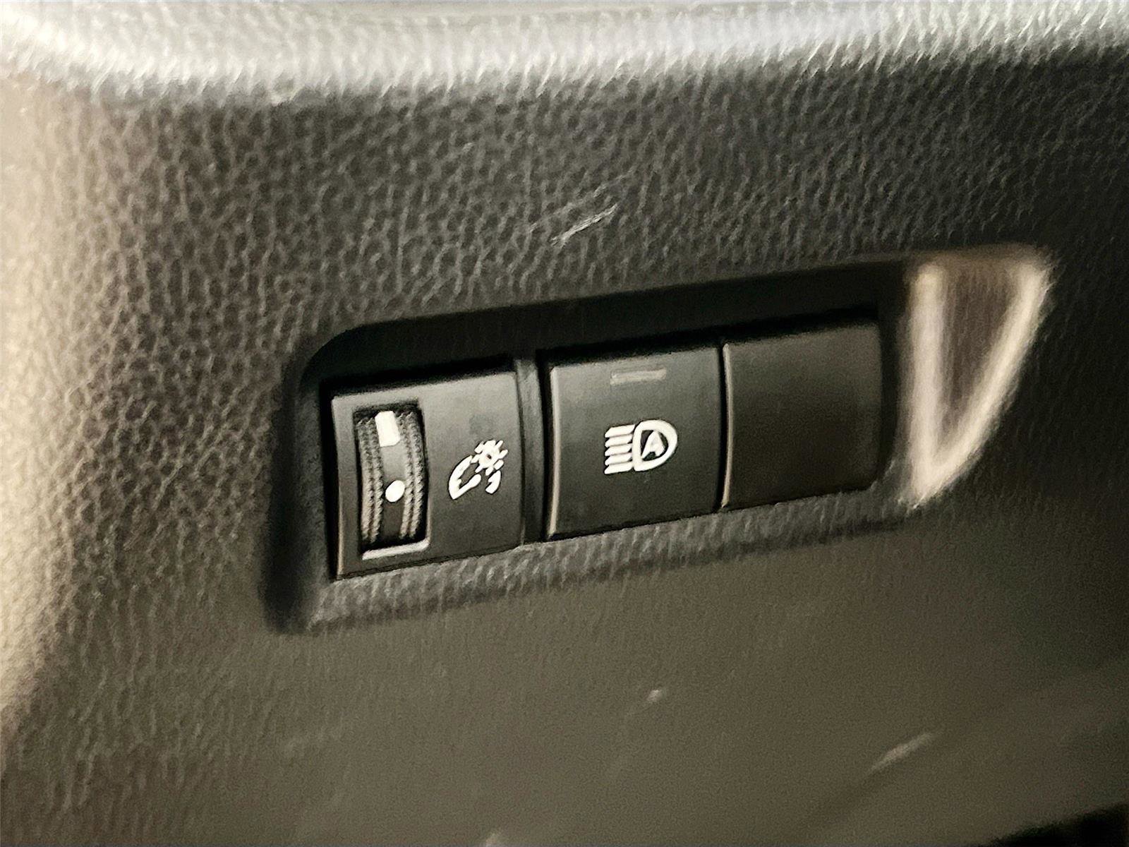 Used 2023 Toyota RAV4 XLE image 16