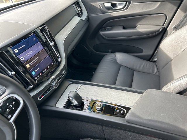 Certified 2025 Volvo XC60 B5 Plus image 19