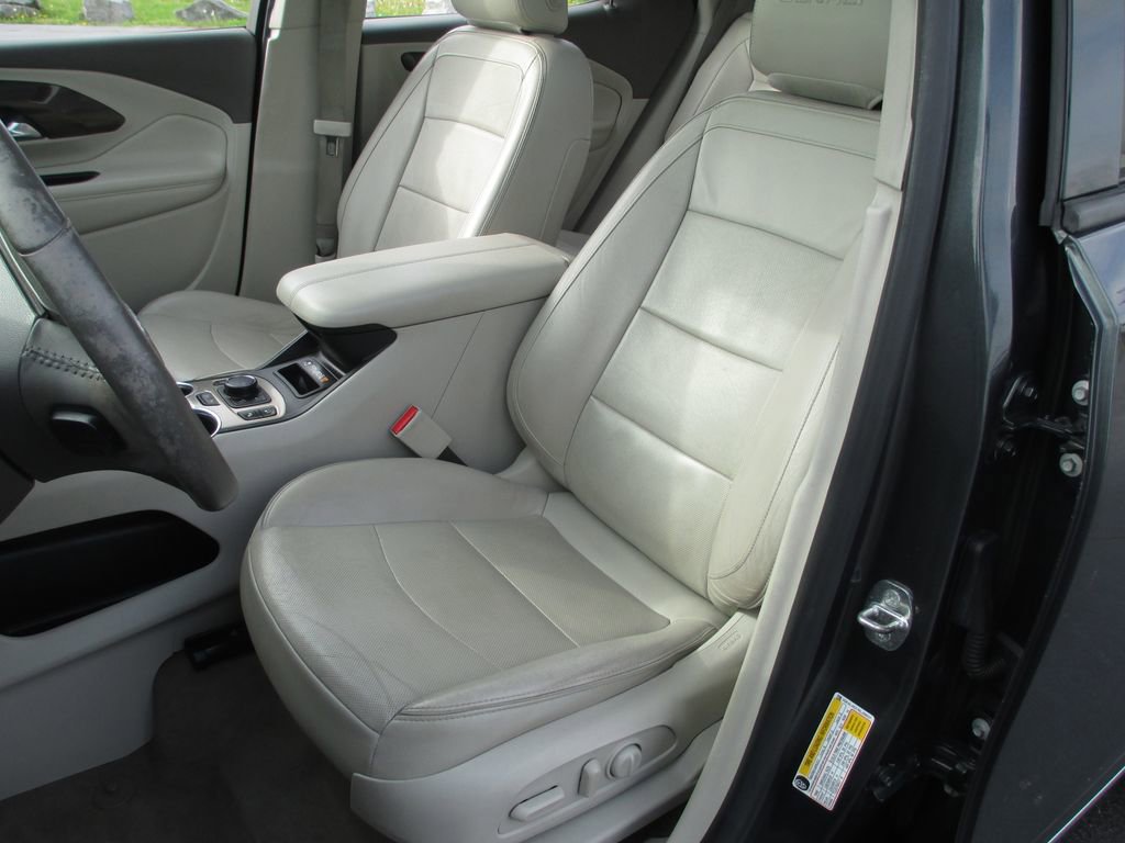 Used 2019 GMC Terrain Denali w/ Advanced Safety Package image 21
