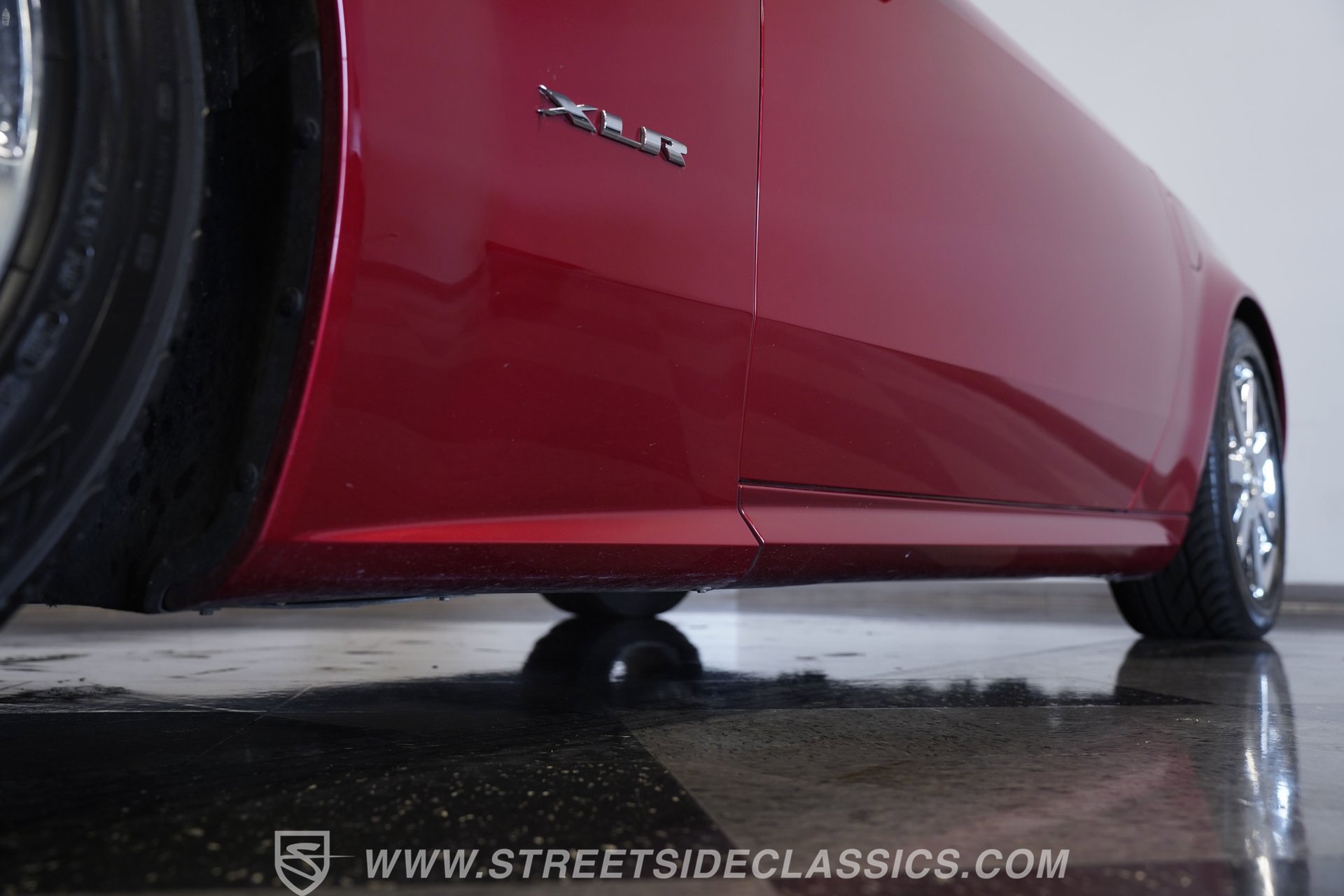 Used 2005 Cadillac XLR image 28