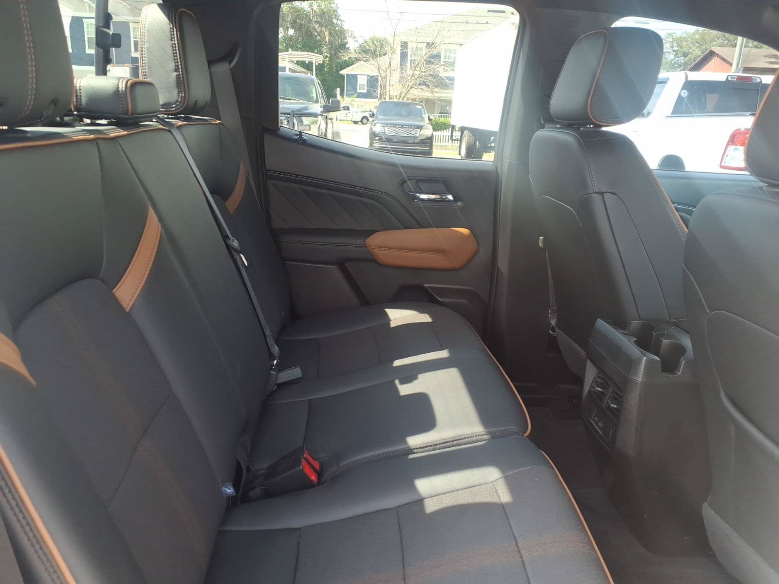 Used 2025 GMC Canyon AT4 AWD/4WD image 15