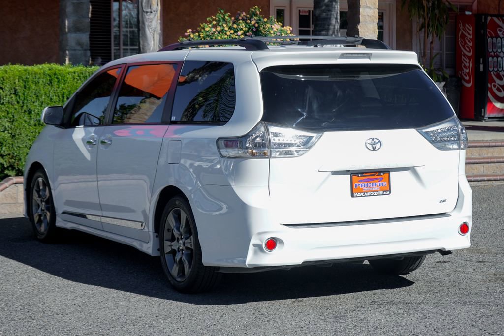 Used 2016 Toyota Sienna SE image 6