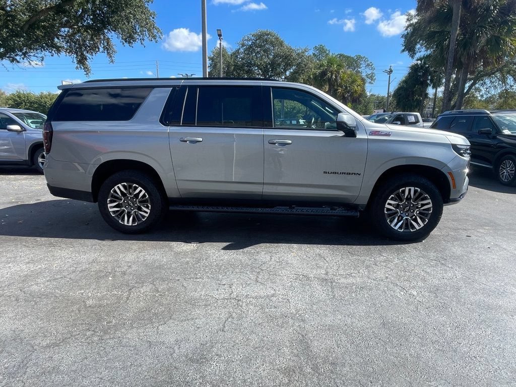 Used 2025 Chevrolet Suburban Z71 AWD/4WD image 6