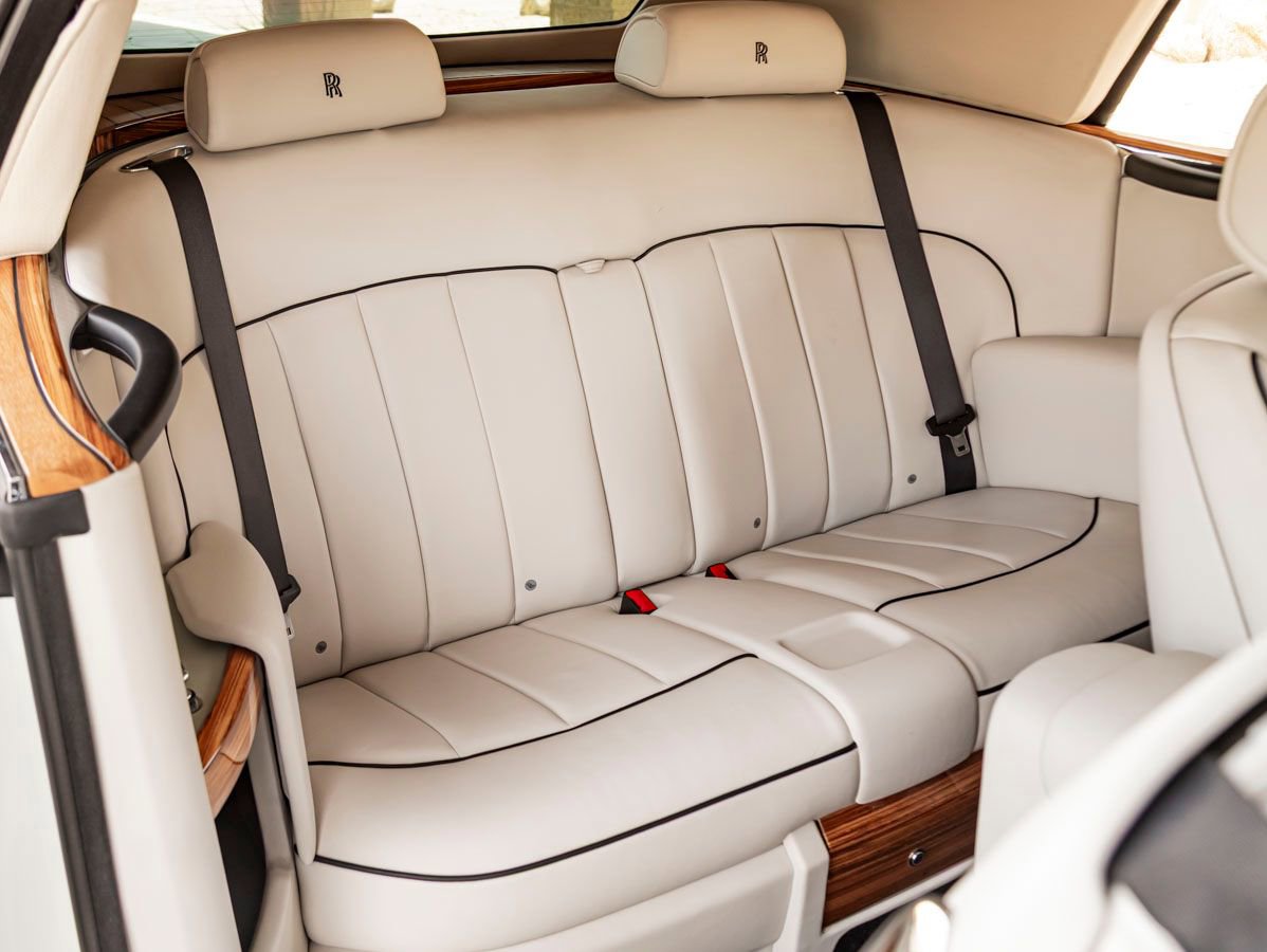 Used 2015 Rolls-Royce Phantom Drophead Coupe image 26