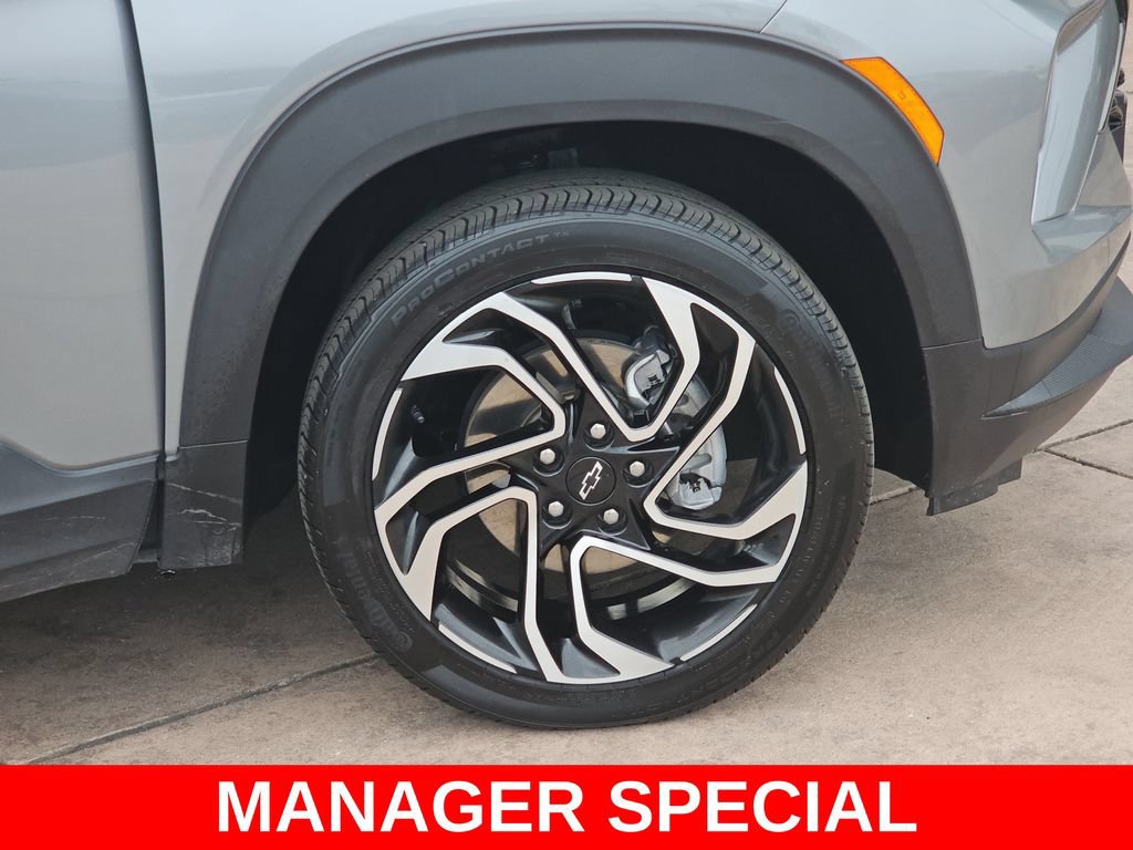 Used 2024 Chevrolet TrailBlazer RS w/ Convenience Package AWD/4WD image 39