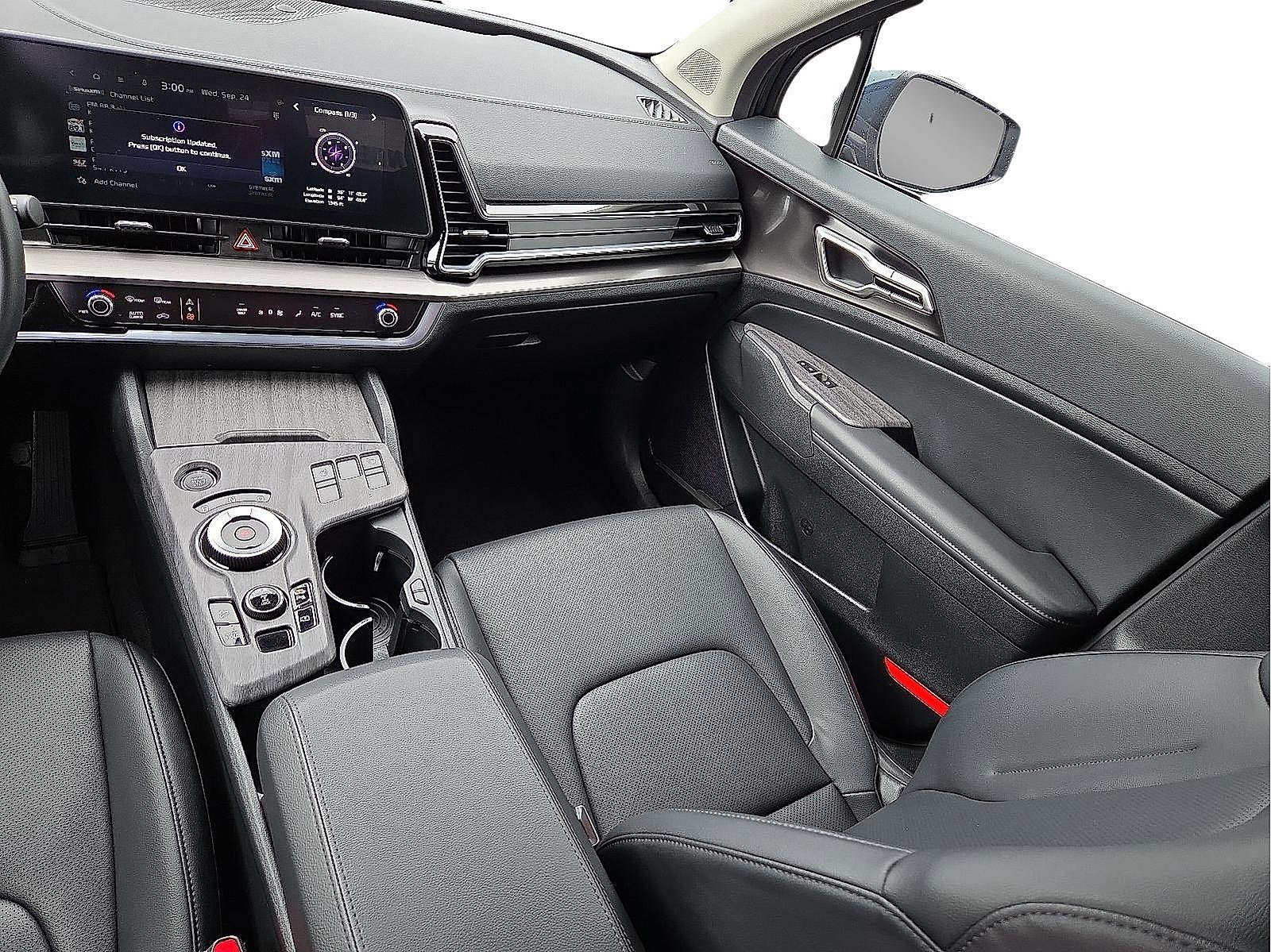 Used 2025 Kia Sportage EX image 12