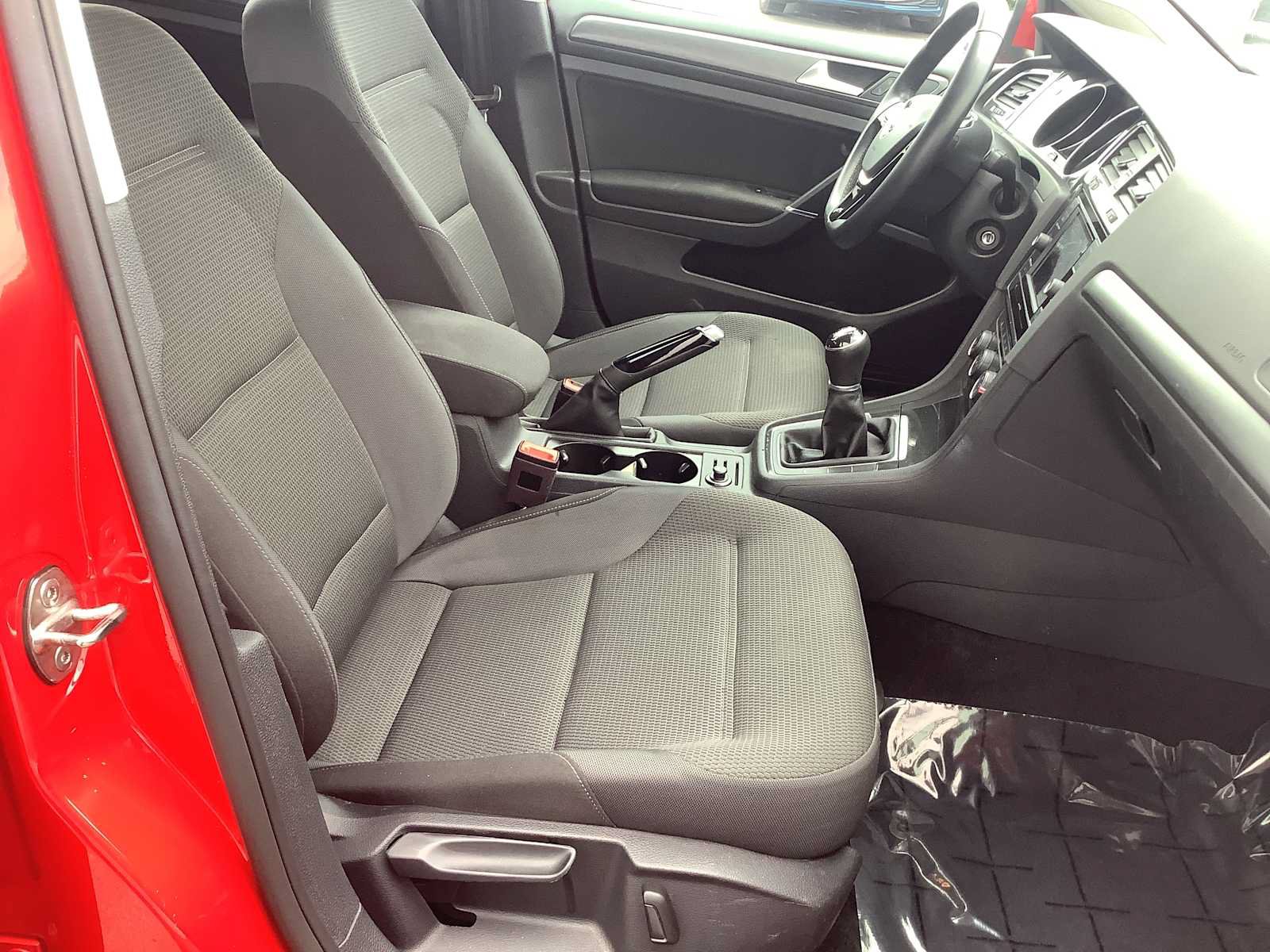 Used 2019 Volkswagen Golf S w/ Driver Assistance Package AWD/4WD image 15