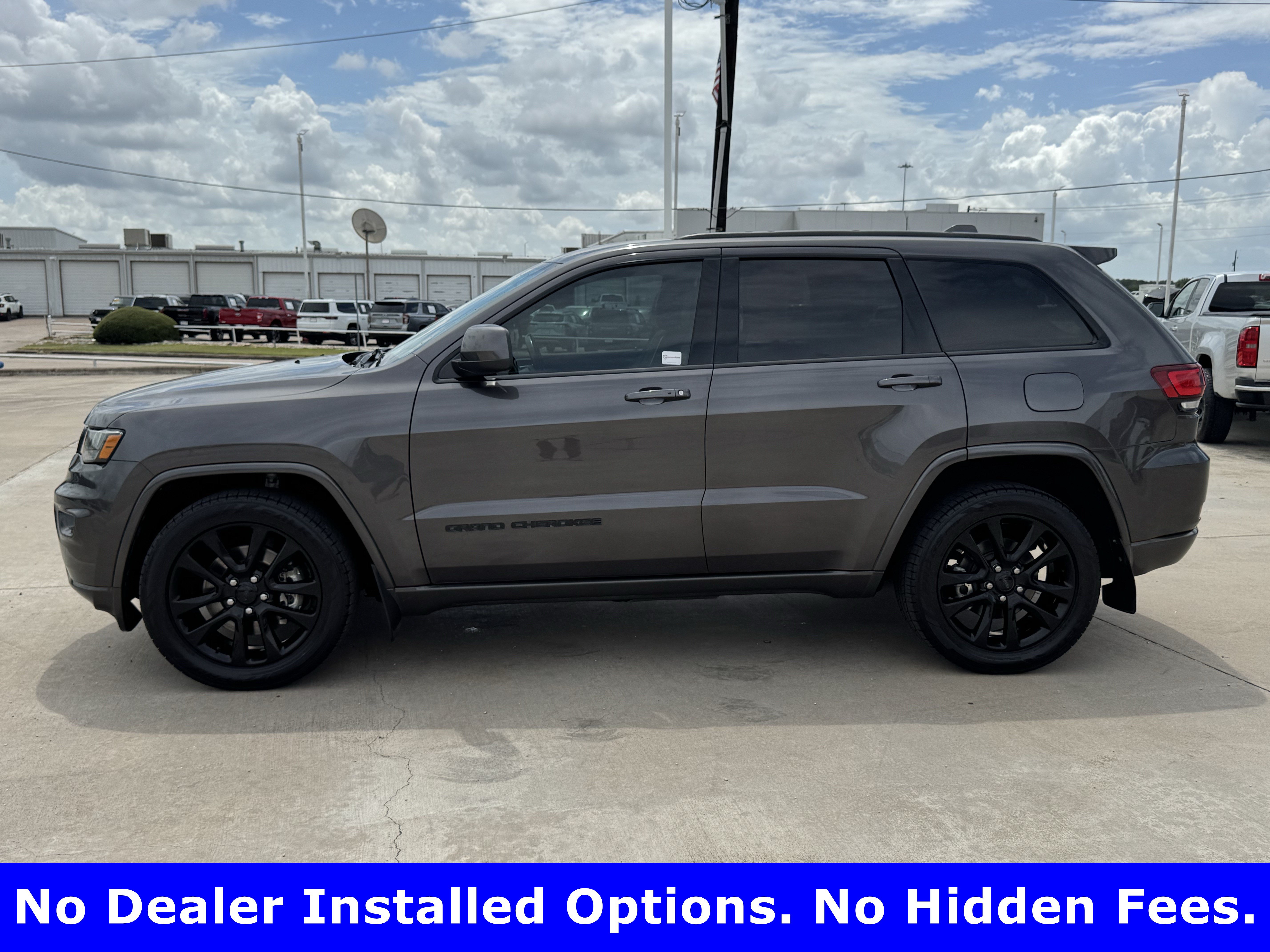 Used 2021 Jeep Grand Cherokee Laredo X RWD image 3