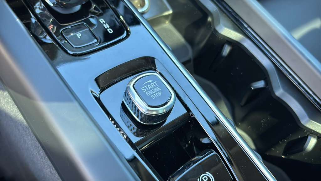 New 2027 Volvo XC60 B5 Ultra AWD/4WD image 16