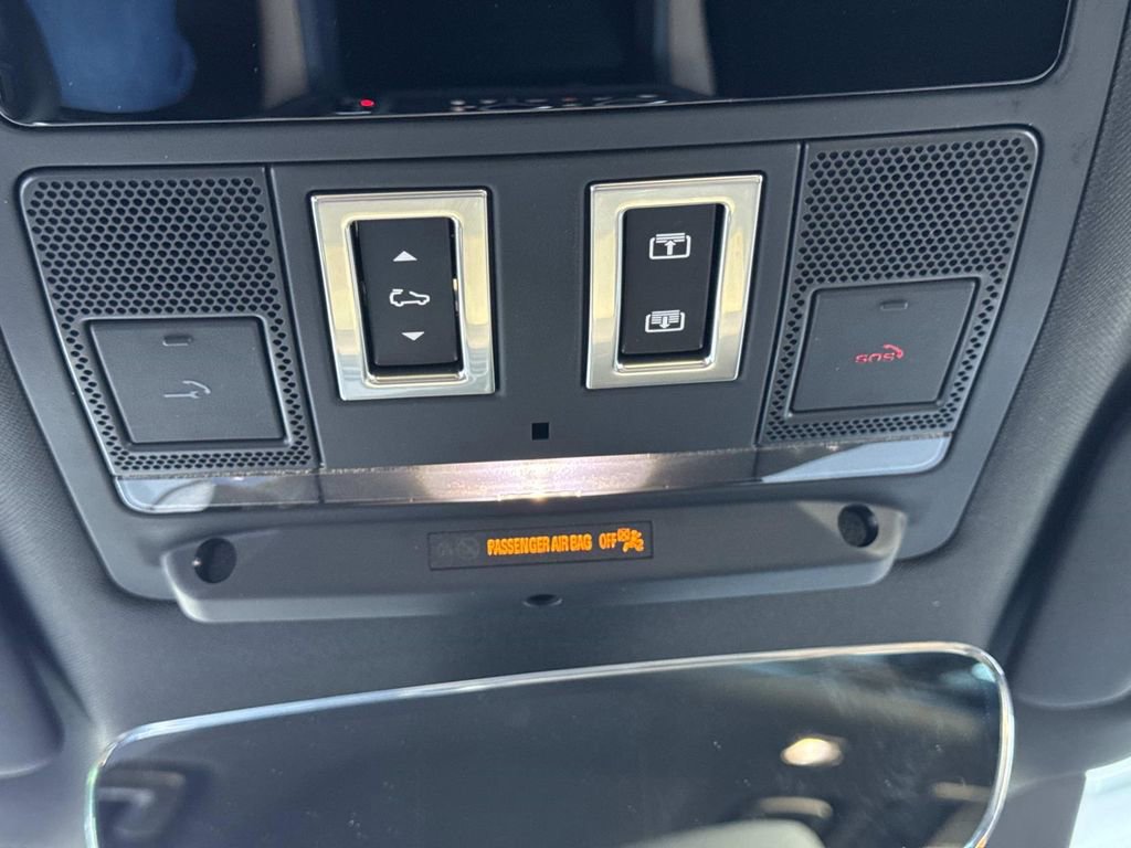 New 2026 Land Rover Defender 110 X-Dynamic SE AWD/4WD image 22