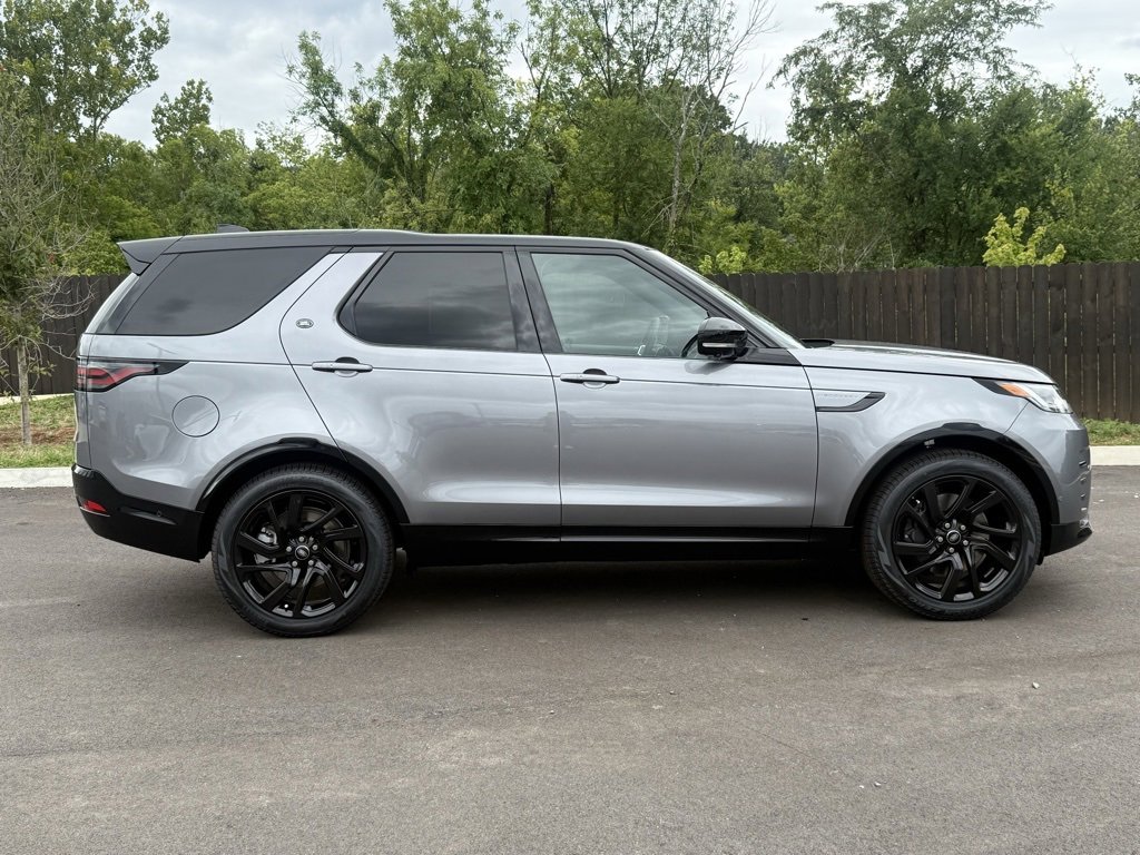 New 2025 Land Rover Discovery Dynamic SE image 7
