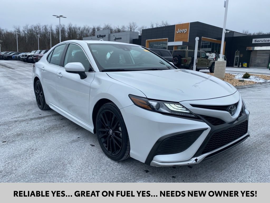 Used 2023 Toyota Camry XSE image 1