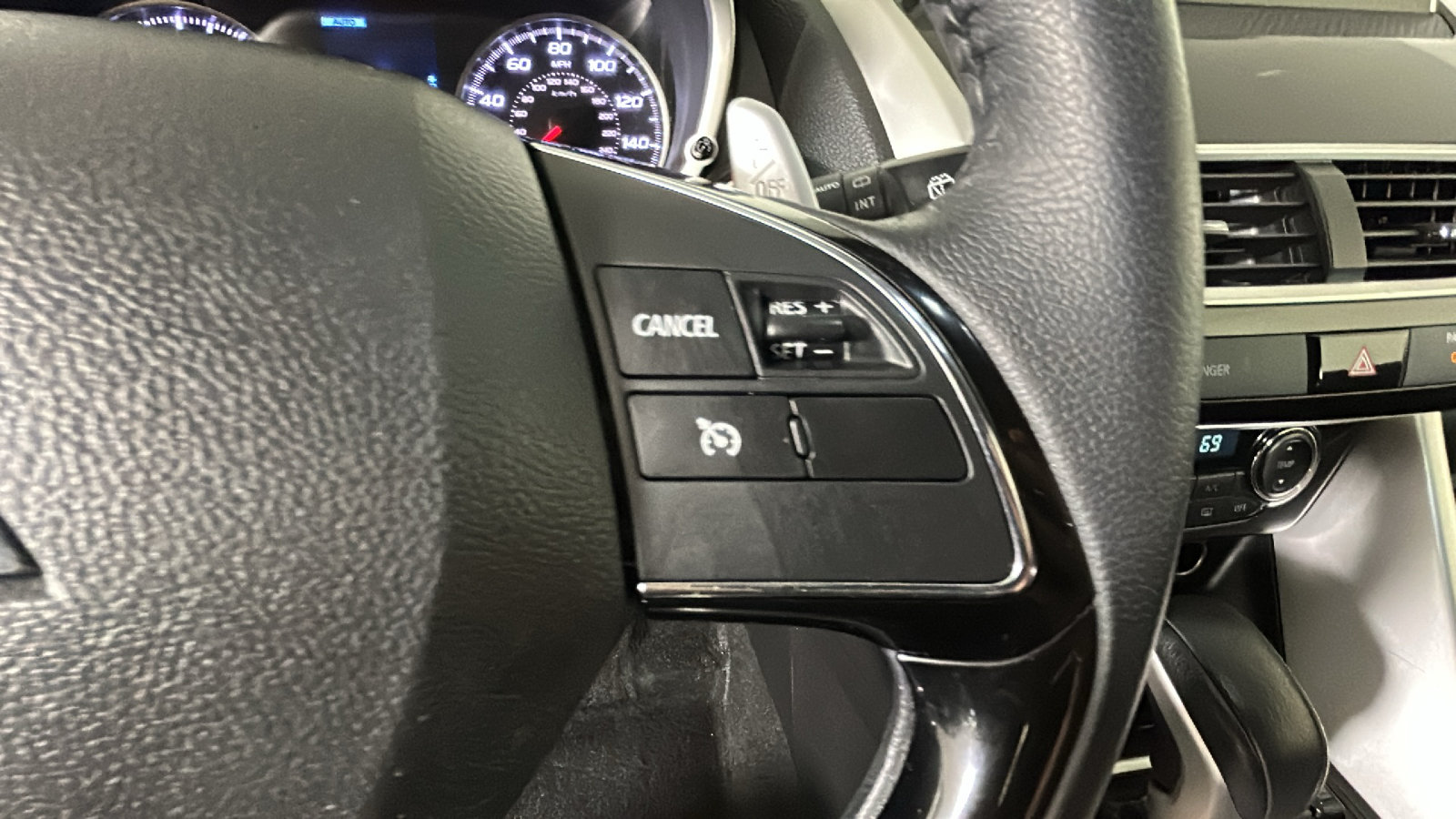 Used 2018 Mitsubishi Eclipse Cross SEL AWD/4WD image 16