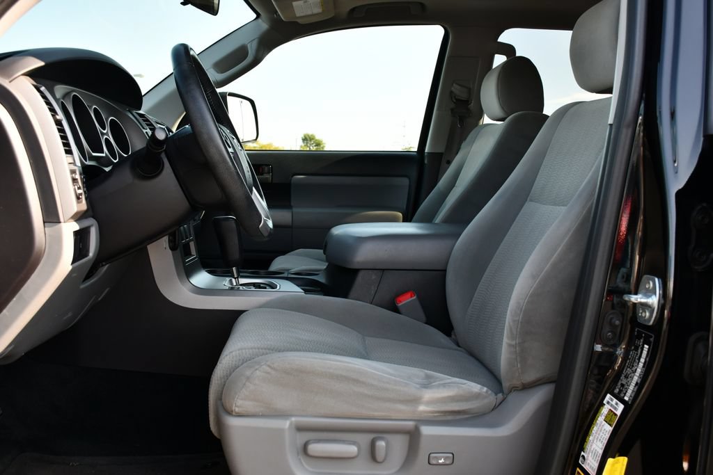 Used 2016 Toyota Sequoia SR5 AWD/4WD image 15