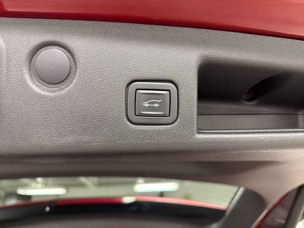 Used 2020 Chevrolet Equinox Premier FWD image 18