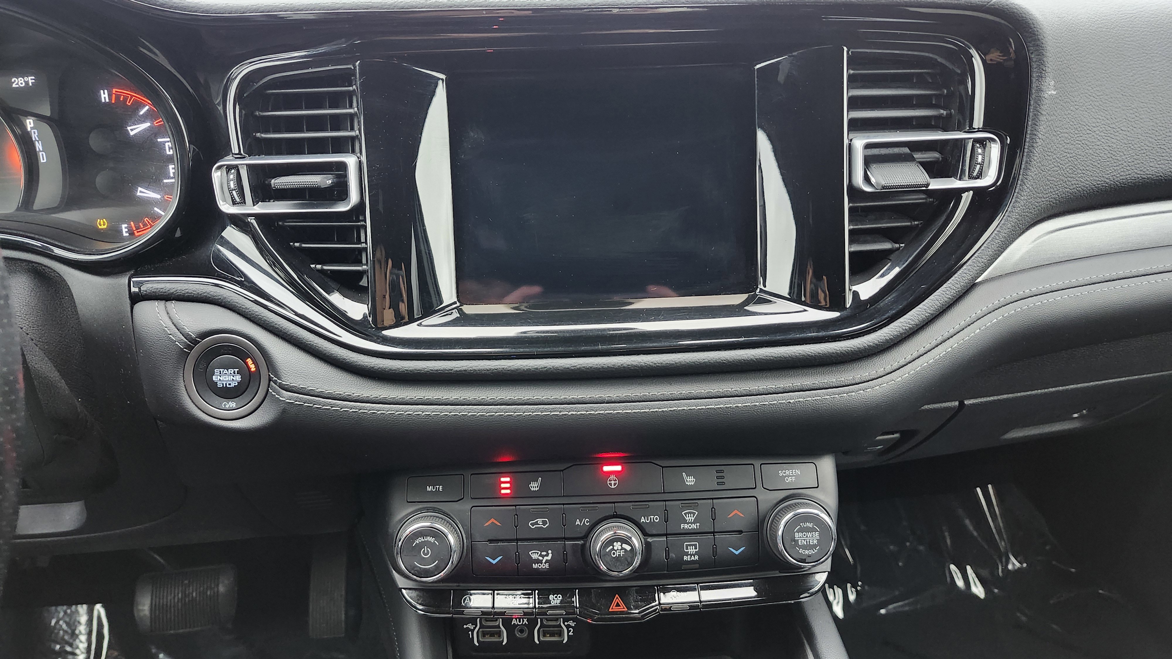 Used 2023 Dodge Durango SXT image 29