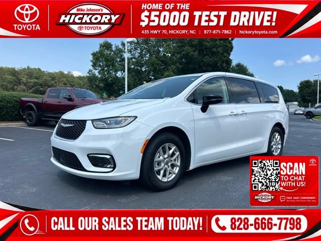 Used 2024 Chrysler Pacifica Touring-L FWD image 1