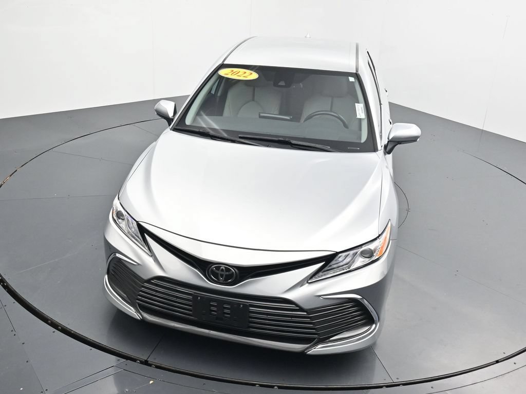 Used 2022 Toyota Camry XLE FWD image 25