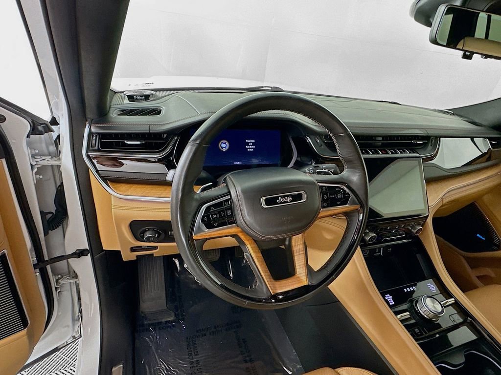 Certified 2024 Jeep Grand Cherokee L Summit AWD/4WD image 19