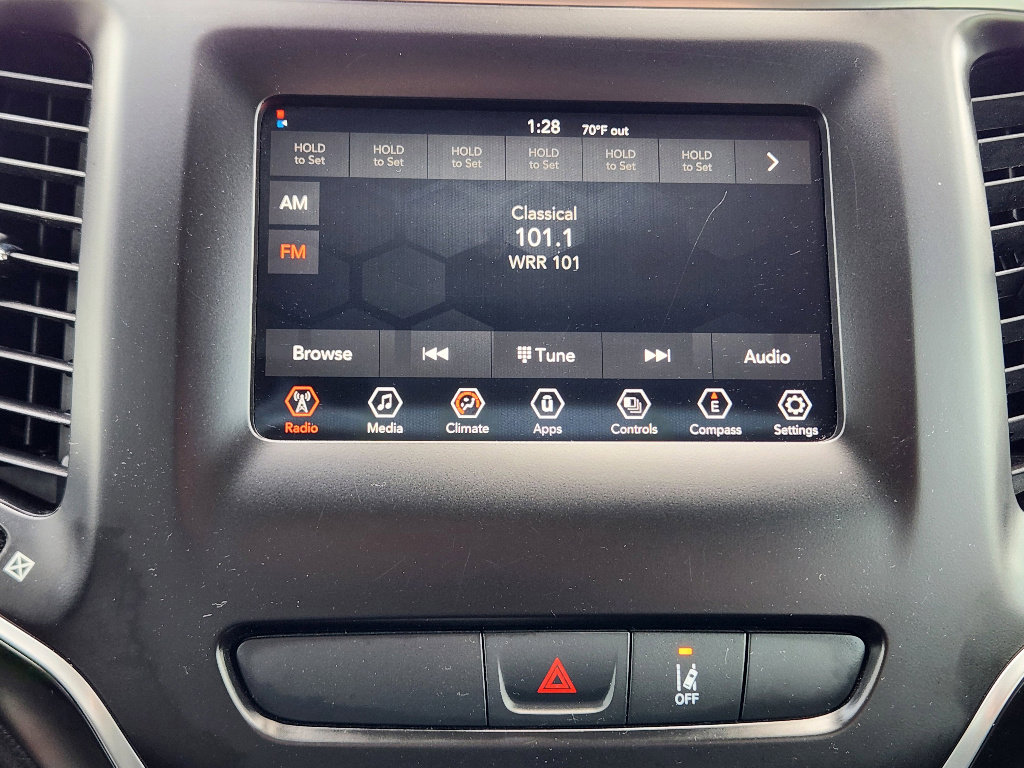 Used 2021 Jeep Cherokee Latitude image 16