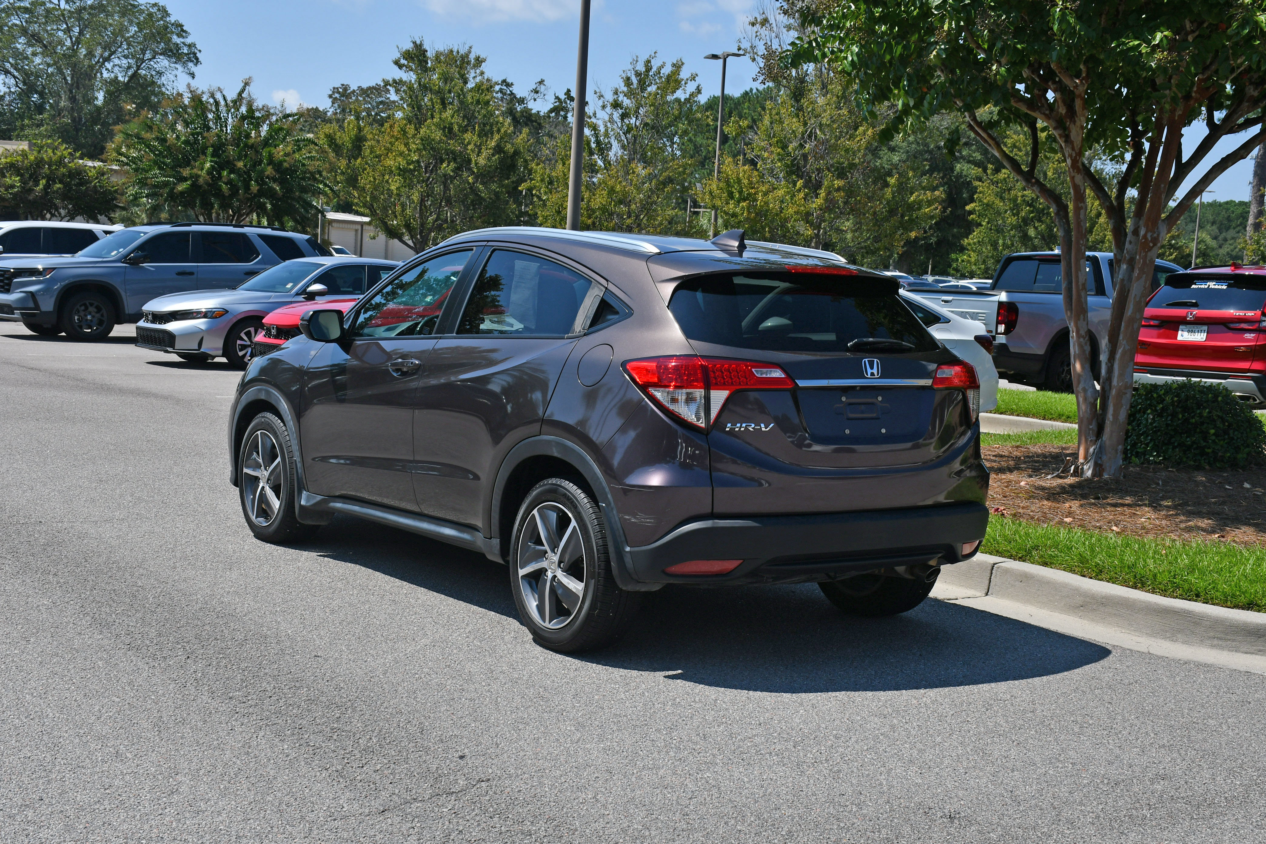 Used 2022 Honda HR-V EX-L image 3