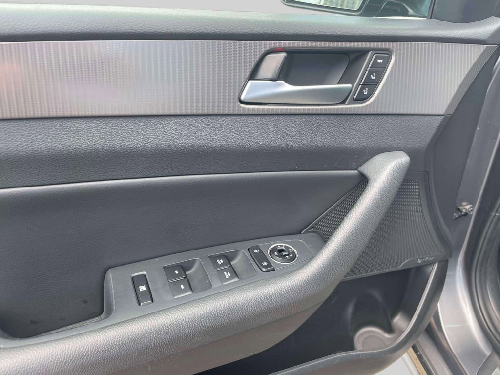 Used 2018 Hyundai Sonata Limited FWD image 17