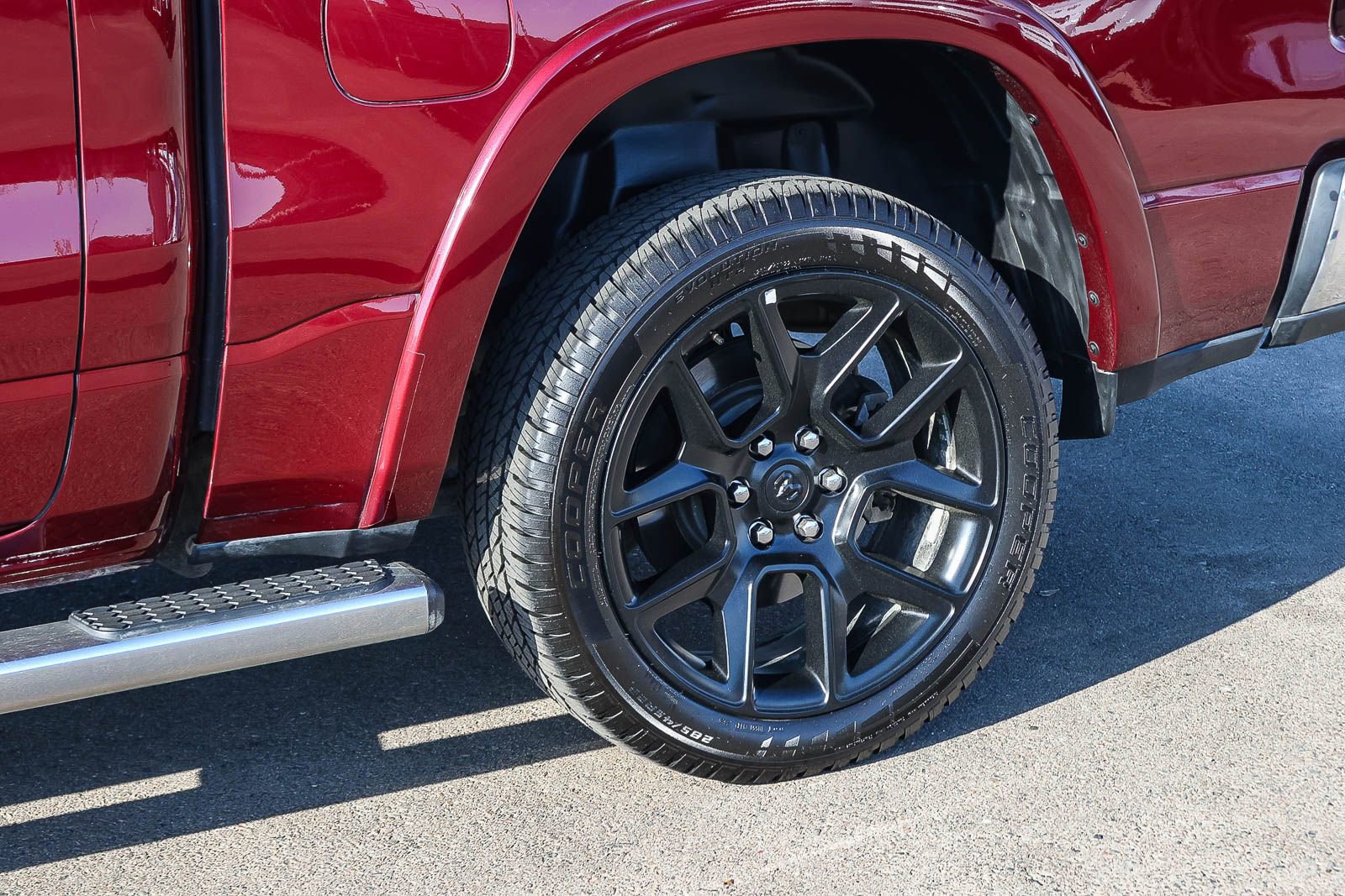 Used 2019 RAM 1500 Laramie image 10