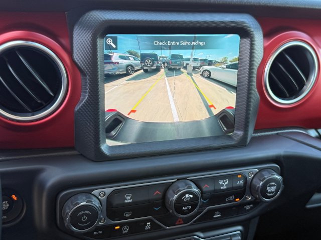 Used 2022 Jeep Gladiator Rubicon w/ Trailer Tow Package AWD/4WD image 18