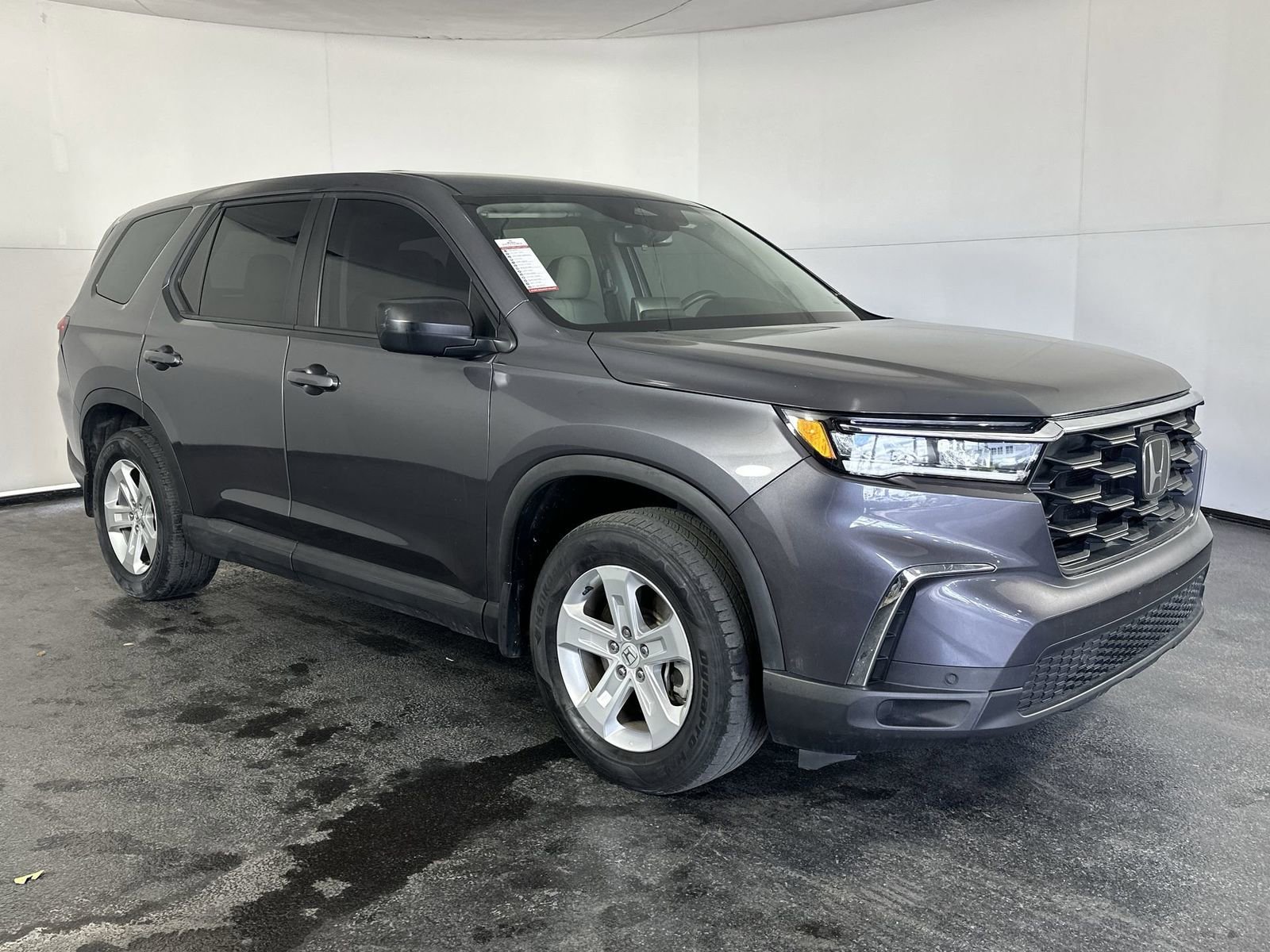 Used 2023 Honda Pilot LX image 3