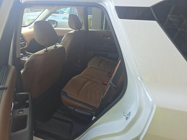 Used 2025 Nissan Pathfinder Platinum w/ Cargo Package FWD image 12