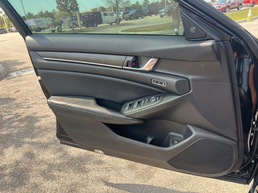 Used 2018 Honda Accord Touring image 41