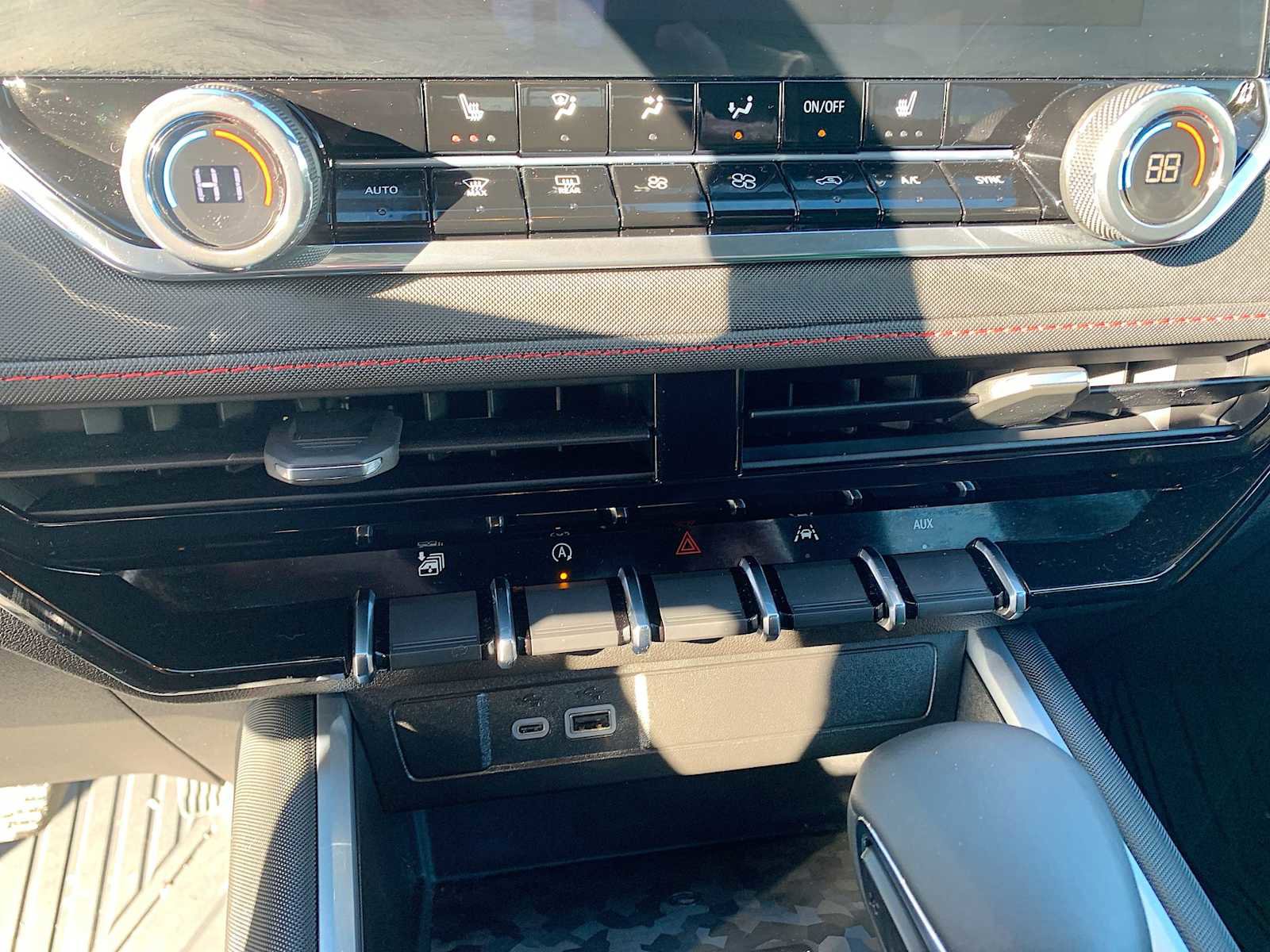 Certified 2024 Chevrolet Colorado Z71 w/ Z71 Convenience Package 2 image 17