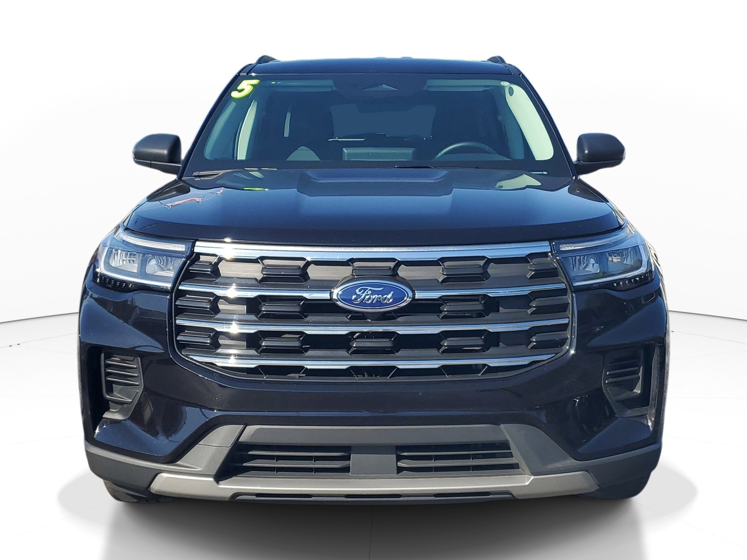 Used 2025 Ford Explorer Active RWD image 2
