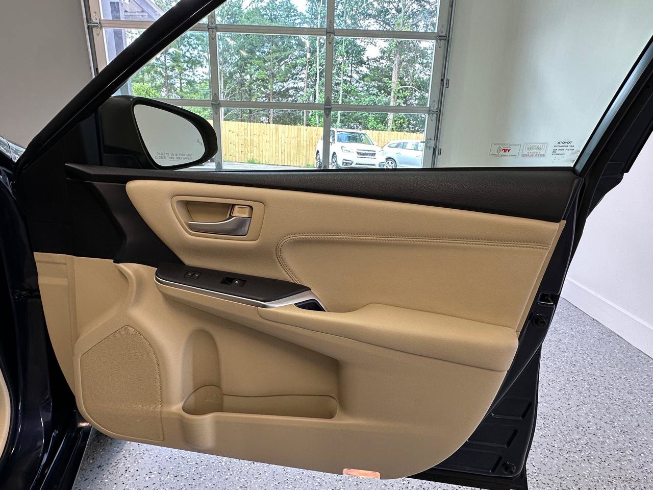 Used 2015 Toyota Camry XLE w/ Moonroof Package FWD image 22