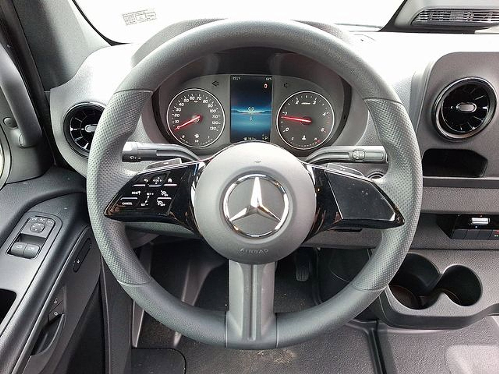 Used 2025 Mercedes-Benz Sprinter 2500 image 17